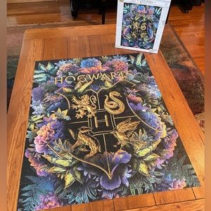 Harry Potter 1000 Piece Puzzle | Hogwarts Crest with Flowers Design